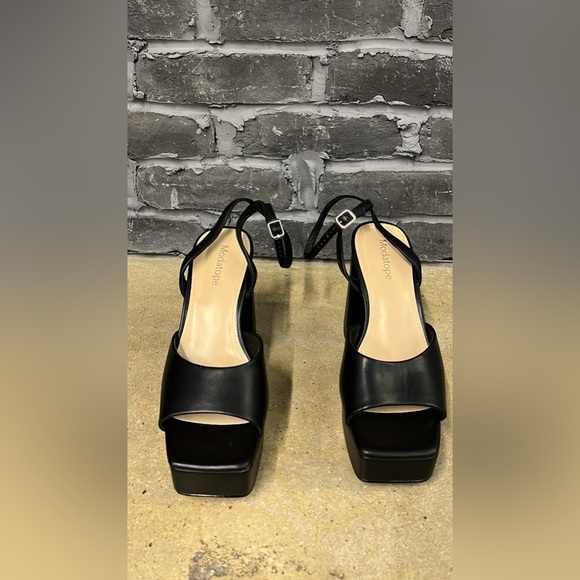 **NEVER WORN BEFORE** Women’s black platform open toe heel. Size 7.5 - Picture 3 of 7